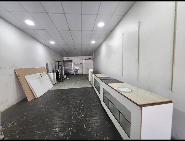 227M² BUSINESS FOR SALE IN CLAIRWOOD